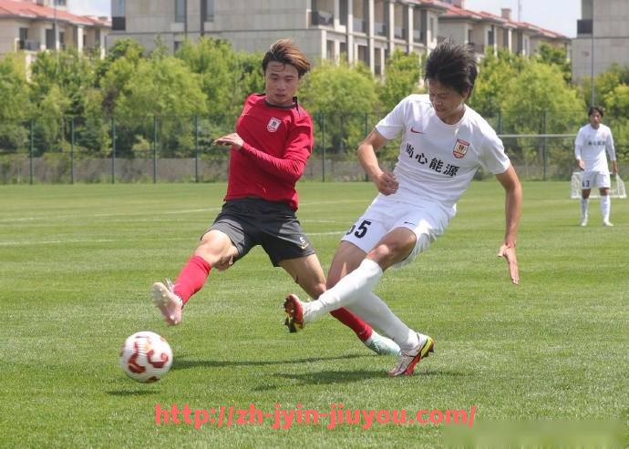 九游jiuyou-英超足球马刺球员交流与竞技比较