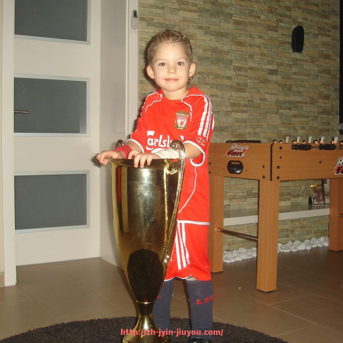 九游jiuyou-拜仁成德甲球队：拜仁慕尼黑如何成为德甲领军球队